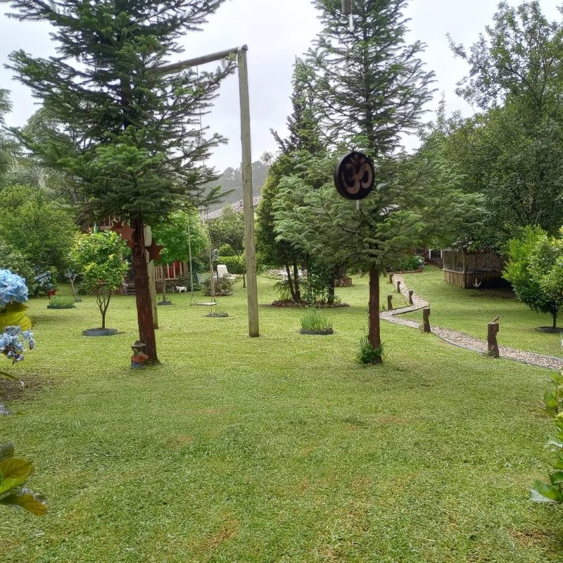 Casa de toras e chalé cafofo