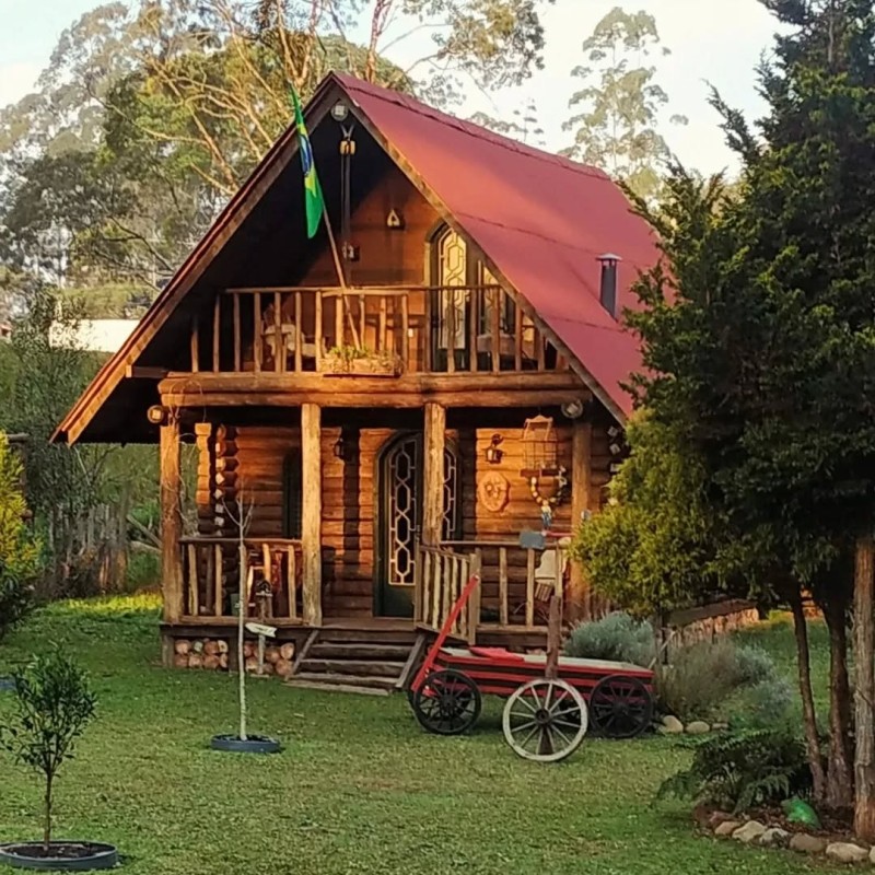 Casa de toras e chalé cafofo