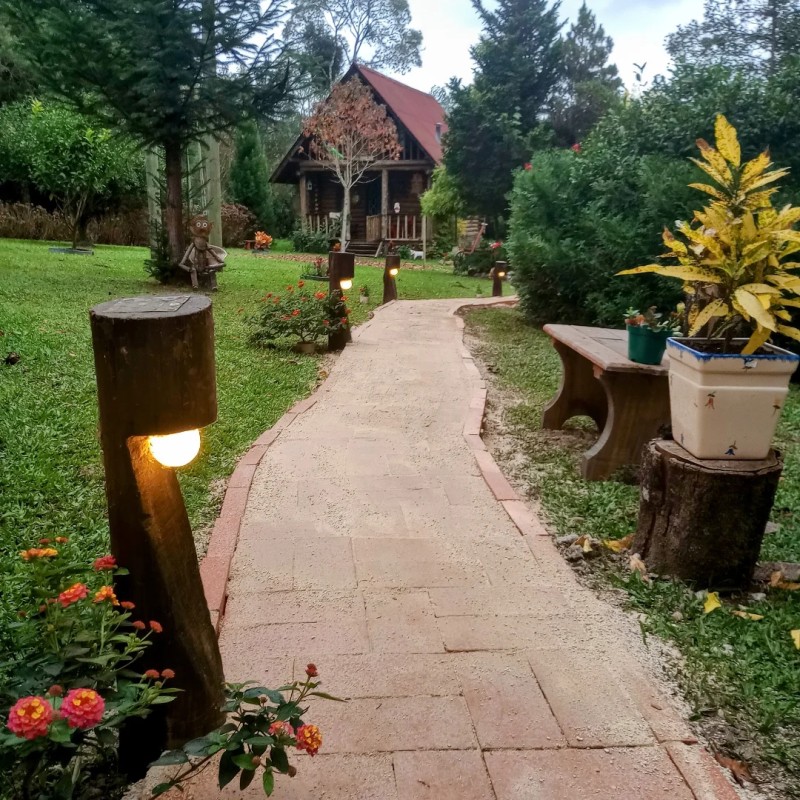 Casa de toras e chalé cafofo